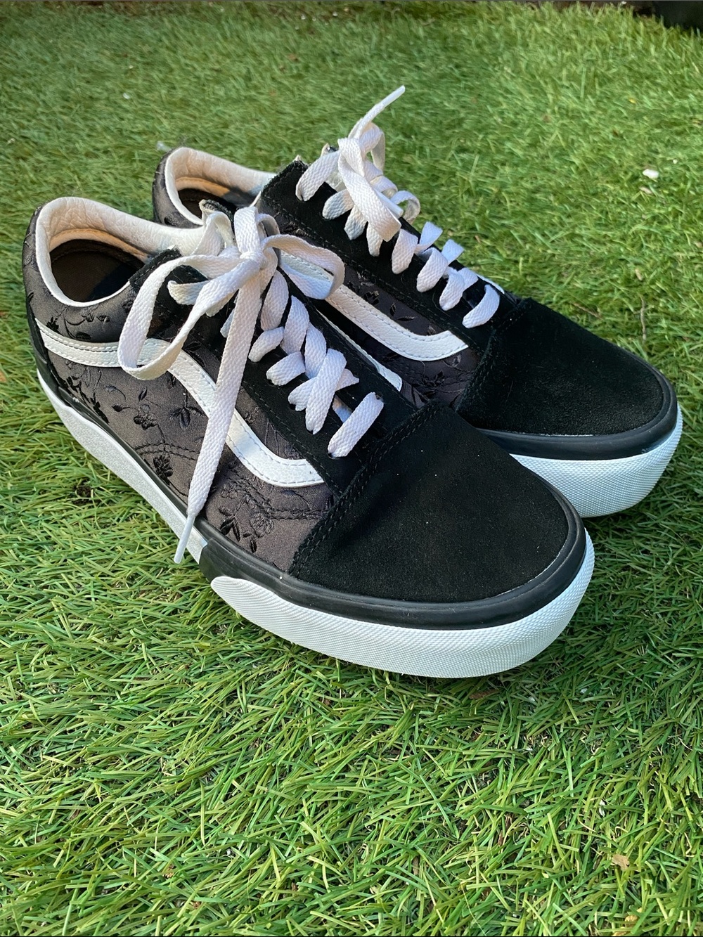 VANS BLACK SATIN EMBROIDERED FLOWERS PLATFORM WITH BLACK SOLES SNEAKERS 8.5